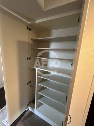 ボナール江坂の内装|ボナール江坂　シューズボックス