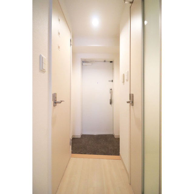 ルクレ新大阪レジデンスの玄関