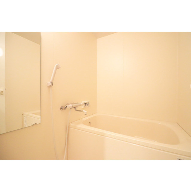 ルクレ新大阪レジデンスの浴室