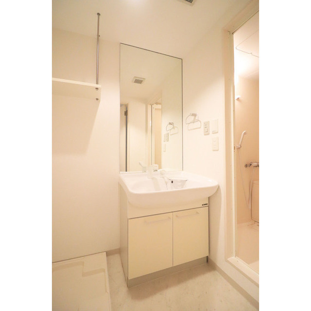 ルクレ新大阪レジデンスの洗面所