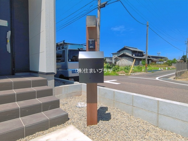 仲介手数料無料）江南市河野町第２・３号棟の玄関|収納もある玄関です