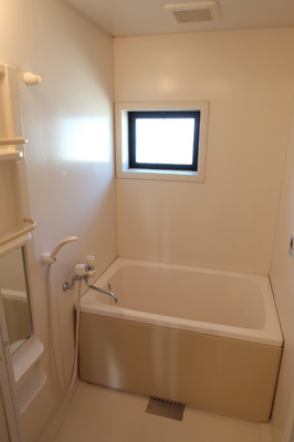 窓付きのバスルーム♪