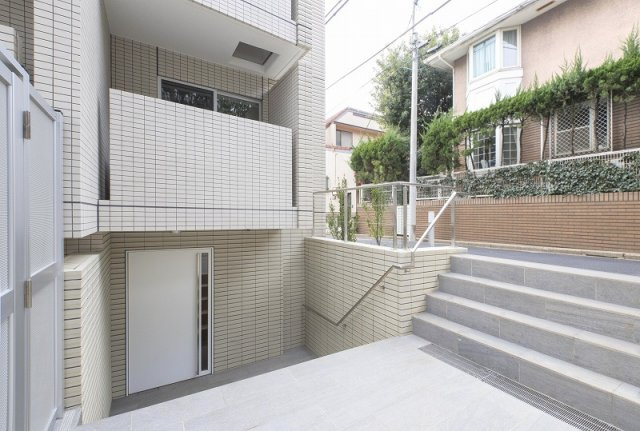 プレミアムキューブ下北沢の外観