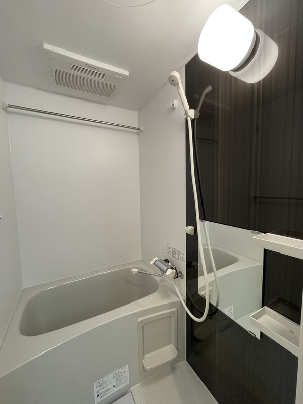 ブラッケンハイツの浴室