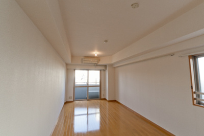 【居間・リビング】 | エスペラル池袋 | ※写真は同タイプ住戸です。