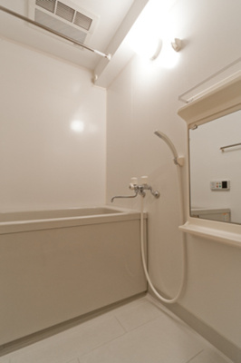 【浴室】 | エスペラル池袋 | ※写真は同タイプ住戸です。