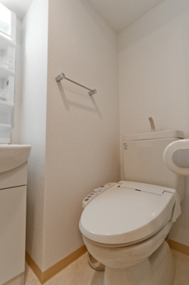 【トイレ】 | エスペラル池袋 | ※写真は同タイプ住戸です。