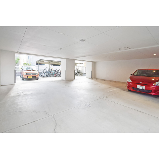 レジデンシア尾頭橋駅前の駐車場