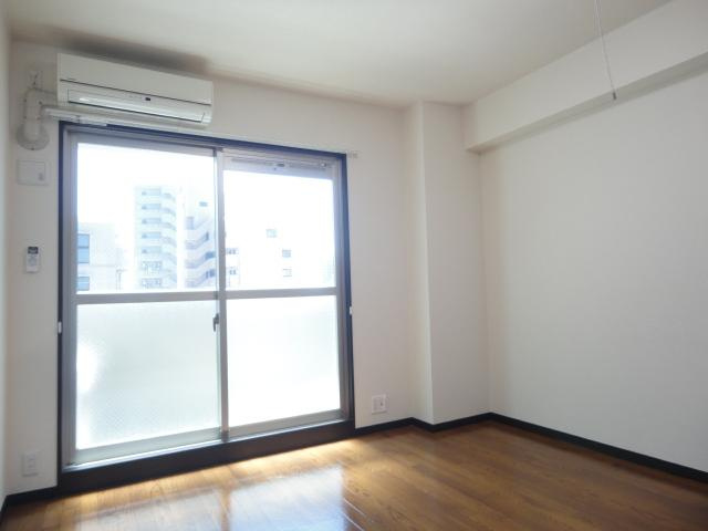 メゾンドガスパール名駅の内装|洋室