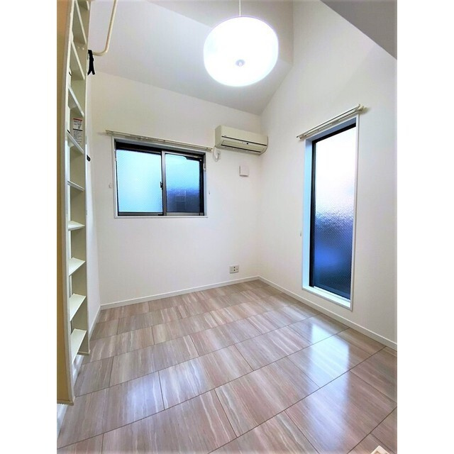 ヒルズ小倉の居間・リビング