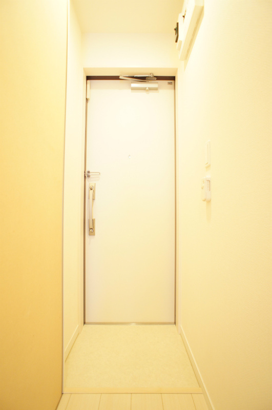 リブリ・Eminence小向の玄関