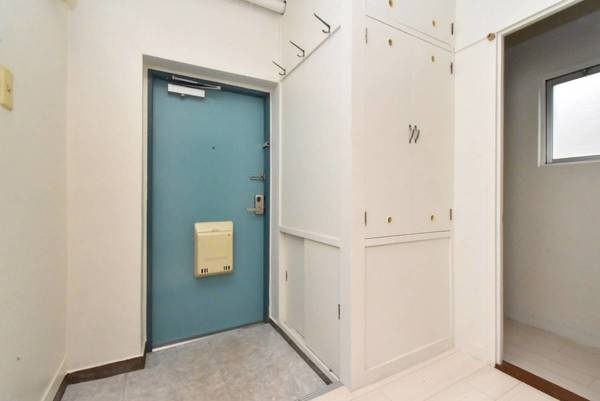 ビレッジハウス検見川6号棟の玄関|ビレッジハウスの同一物件・同一タイプの間取りの写真です