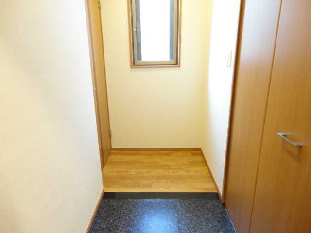 Ｌｅ　ｔｅｍｐｓ　ｈｅｕｒｅｕｘ　”Ｓ（ルタンウルーエス）の玄関|玄関スペース