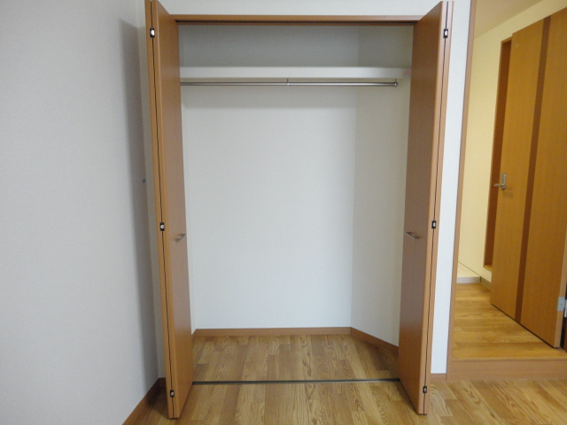 Ｌｅ　ｔｅｍｐｓ　ｈｅｕｒｅｕｘ　”Ｓ（ルタンウルーエス）の収納|クローゼット