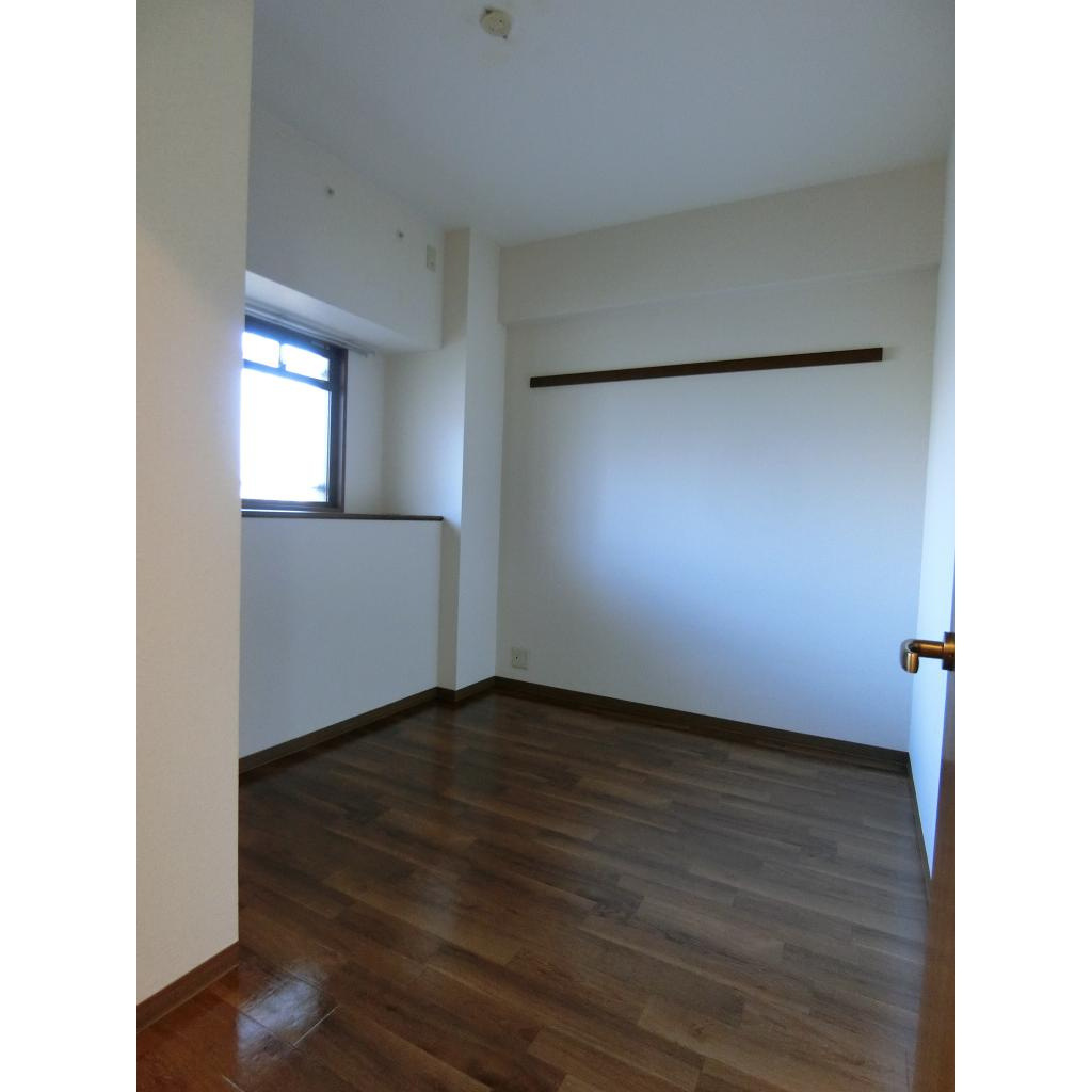 メゾンドーム三軒家