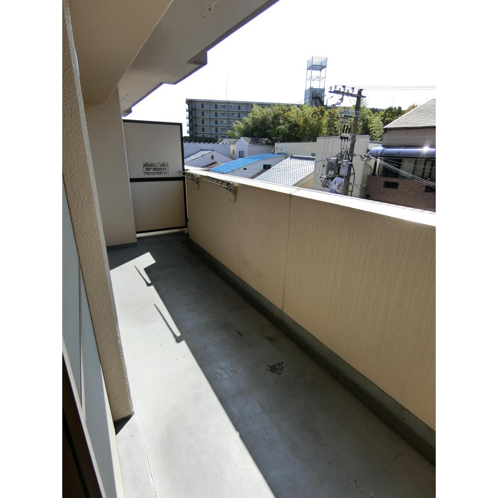 メゾンドーム三軒家のバルコニー