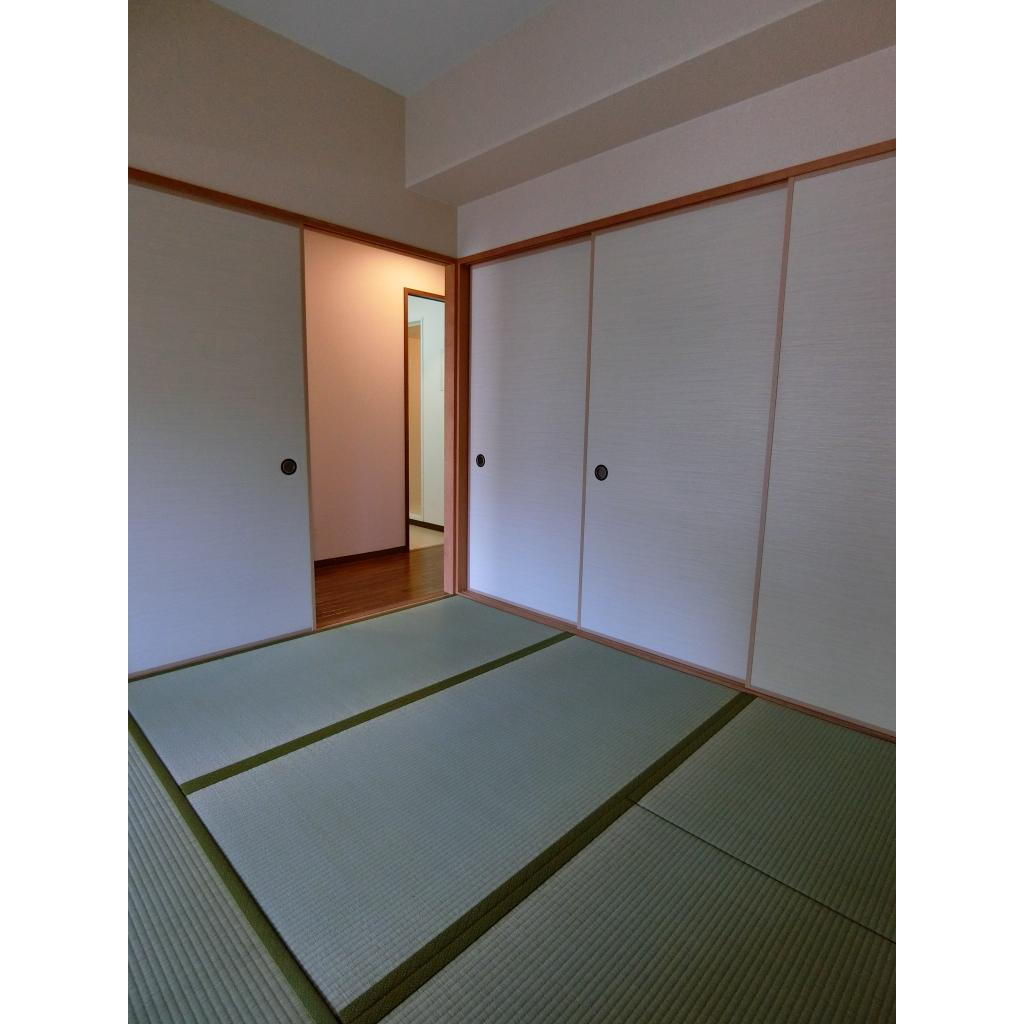 メゾンドーム三軒家