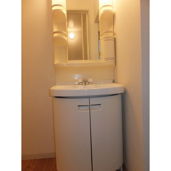 ファミーユ・ドミの洗面所|洗面化粧台！