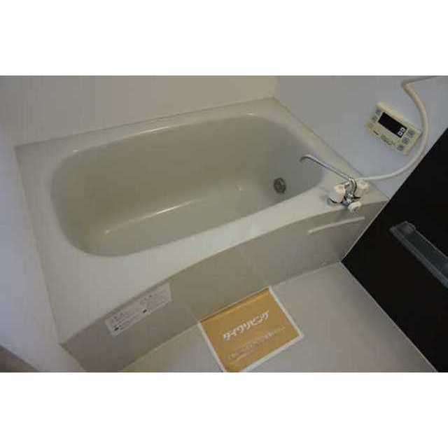 各務原市蘇原東島町３丁目のアパートの浴室