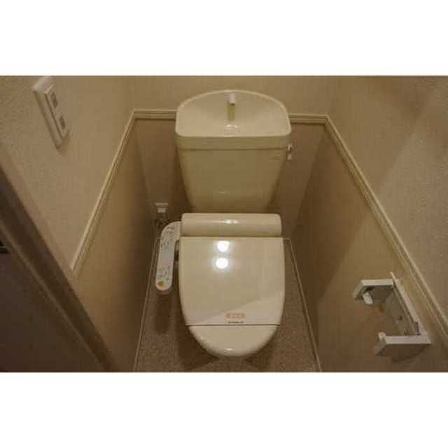 各務原市蘇原東島町３丁目のアパートのトイレ