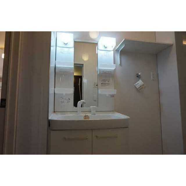 各務原市蘇原東島町３丁目のアパートの洗面所