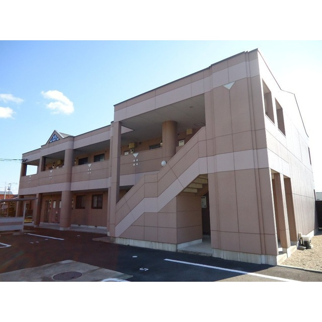 各務原市鵜沼羽場町３丁目のアパートの外観