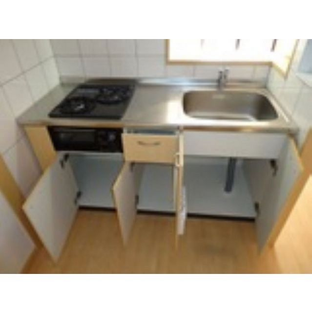各務原市鵜沼羽場町３丁目のアパートのキッチン