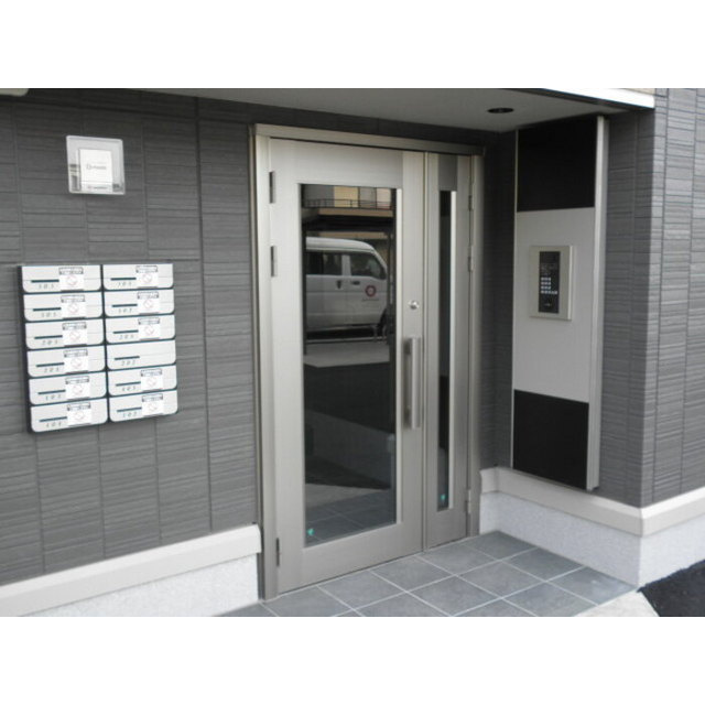 各務原市那加浜見町１丁目のアパートのエントランス|オートロック