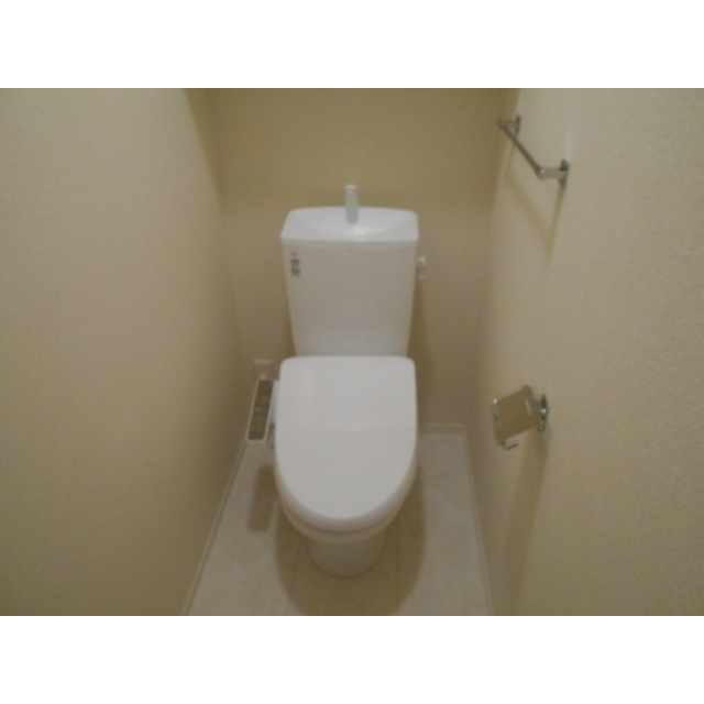 各務原市那加浜見町１丁目のアパートのトイレ