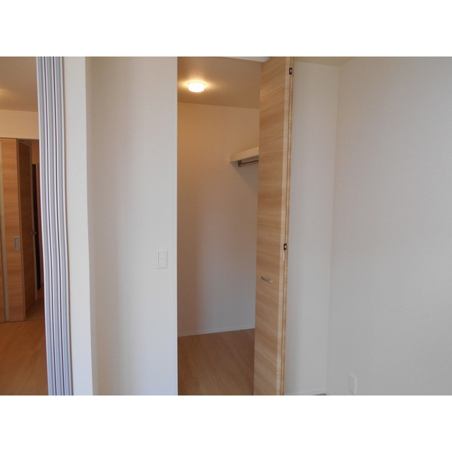 各務原市那加浜見町１丁目のアパートの収納