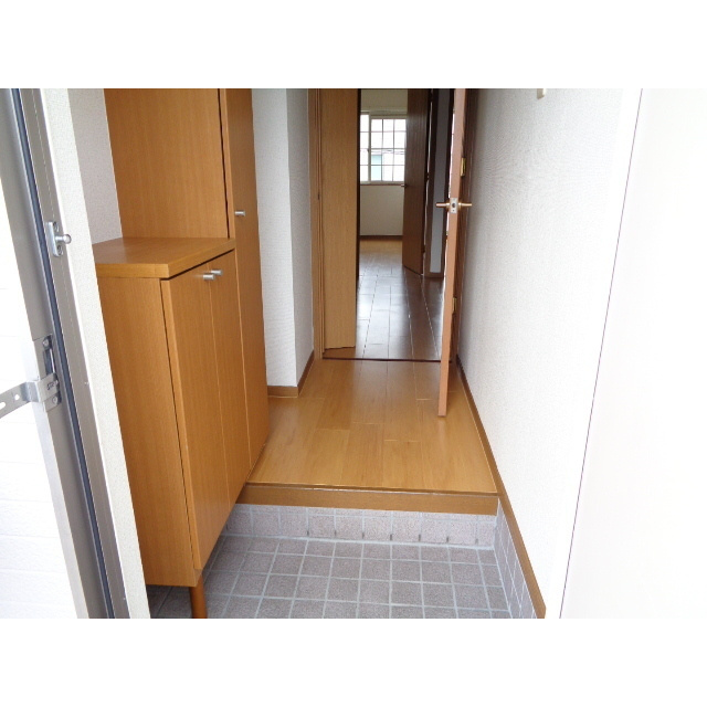 エステート若宮の玄関