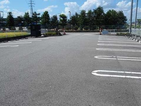 ピュアー・ファミーユＡの駐車場|カースペースがあります