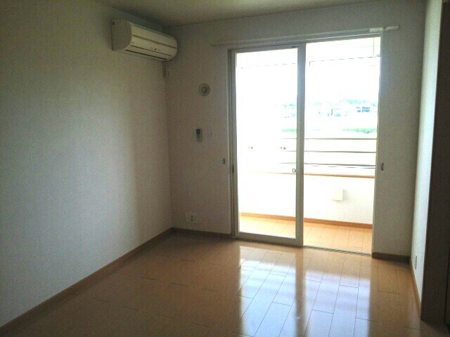 ピュアー・ファミーユＡの居間・リビング|ゆったりとした居間です