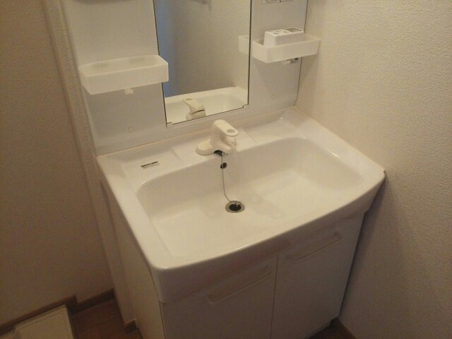 ピュアー・ファミーユＡの洗面所|広い洗面スペース