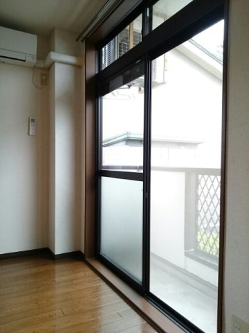 メゾン・アンソレイエⅢのバルコニー|バルコニーからの眺めを楽しみながら食事をしませんか