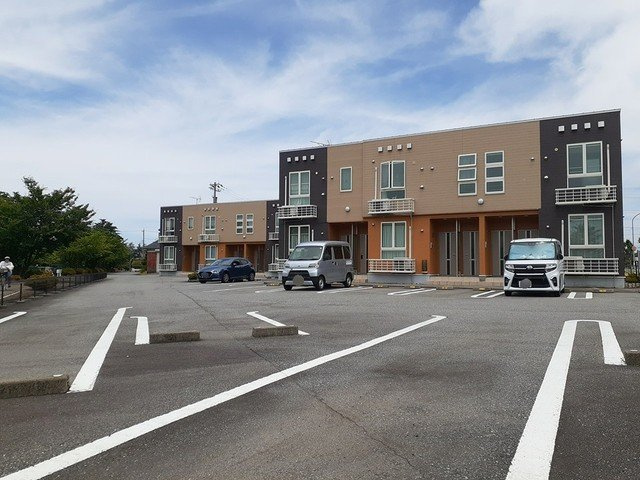 ムーンリバーコビキＡの駐車場|カースペースがあります