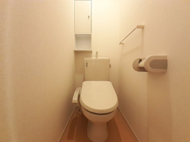 タフトのトイレ|落ち着いたトイレです