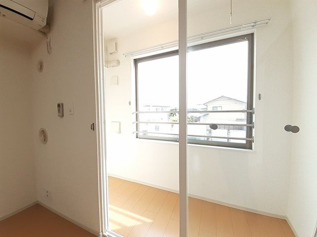 グランＭＩＫＩ手屋の内装|明るい室内です