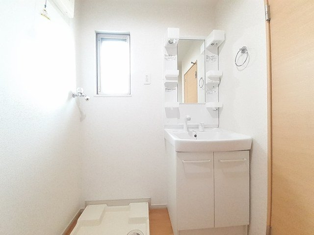 グランＭＩＫＩ手屋の洗面所|明るい洗面所です