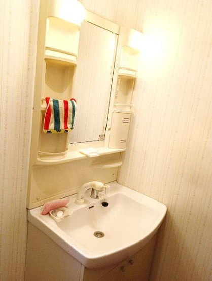 【独立洗面台】 | ゆとりの洗面スペースで朝の身支度も快適スムーズに！