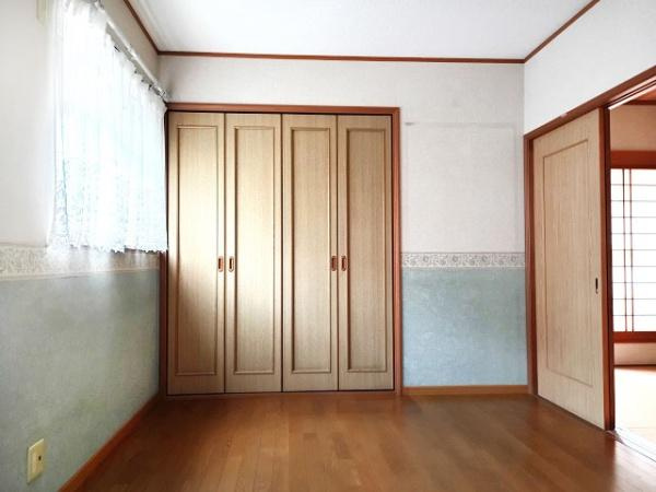 【居間・リビング】 | 家族の一体感を感じられるDK！家族と過ごす時間を大切にする方にぴったりの住空間です♪