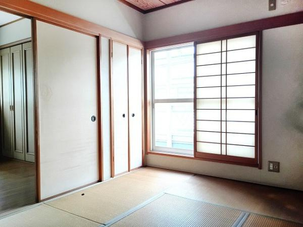 【和室】 | 明るい陽射しが射し込む心地良い空間です♪