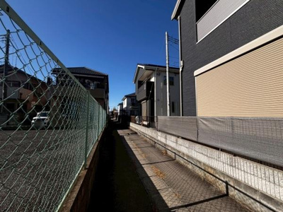【その他】 | ●越谷市赤山町一丁目・戸建● | 南西側　暗渠水路（幅員2.6ｍ）