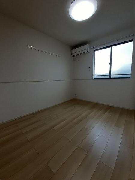 カメリアロッサ　２の洋室