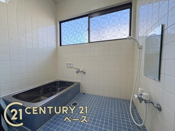 香芝市穴虫　一戸建の浴室|■現地撮影写真■清潔感のある明るい浴室です！