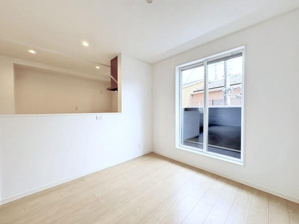 川崎市中原区井田２丁目の新築一戸建の居間・リビング