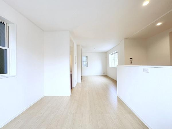 川崎市中原区井田２丁目の新築一戸建の居間・リビング