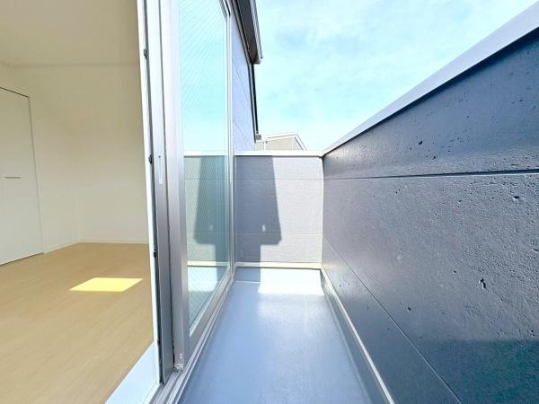 川崎市中原区井田２丁目の新築一戸建のバルコニー