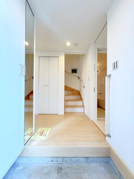 川崎市中原区井田２丁目の新築一戸建の玄関