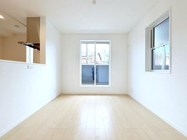 川崎市中原区井田２丁目の新築一戸建の居間・リビング